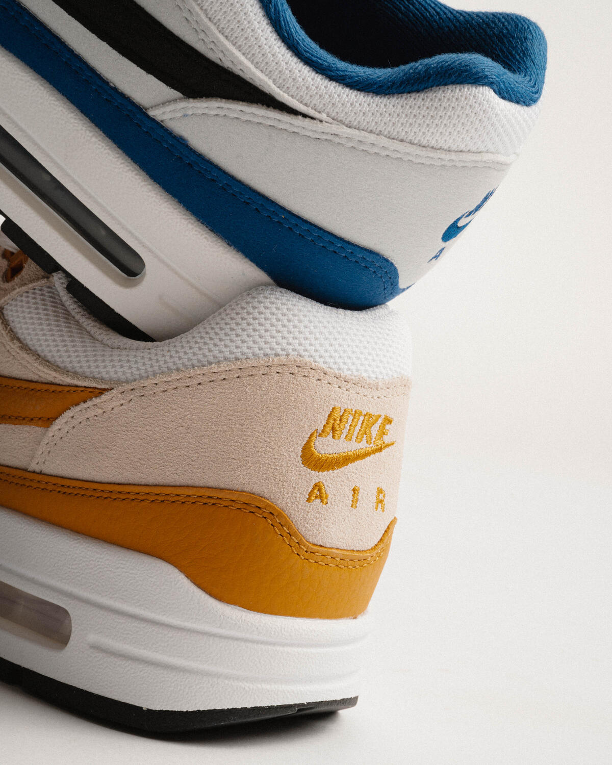 Air max 1 white blue clearance orange